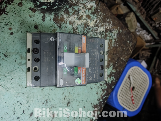 Circuit breaker 100A